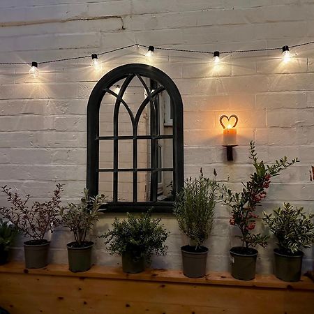 The Bolt Hole - Stratford Upon Avon - Central - Free Offstreet Parking - 2 Bed Luxury Apartment Екстериор снимка